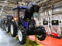 Orders continue, tractors usher in peak season production