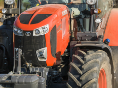 When you buy a tractor, what configuration should you pay attention to?